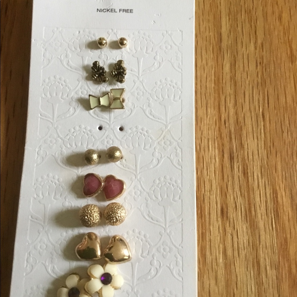 Stud earrings never used